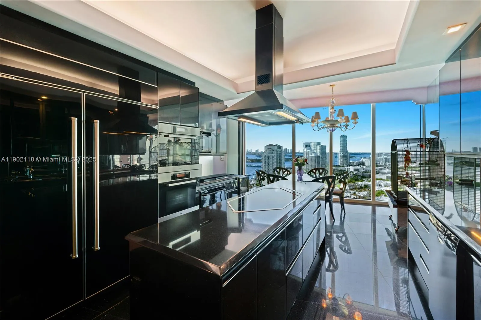 300 S Pointe Dr, #TH 3103