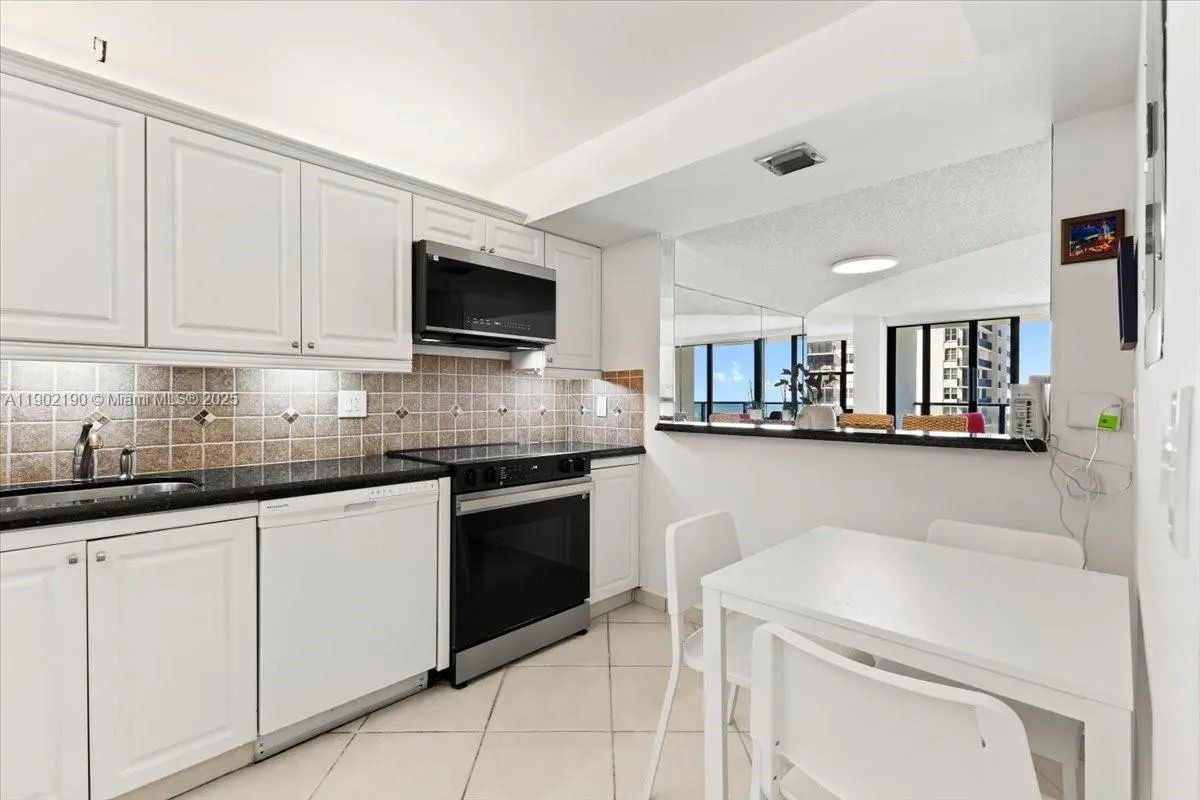 2301 S Ocean Dr, #2004