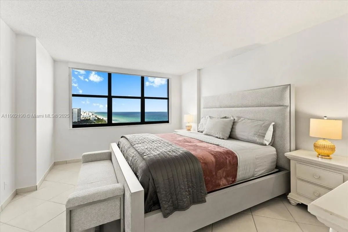 2301 S Ocean Dr, #2004