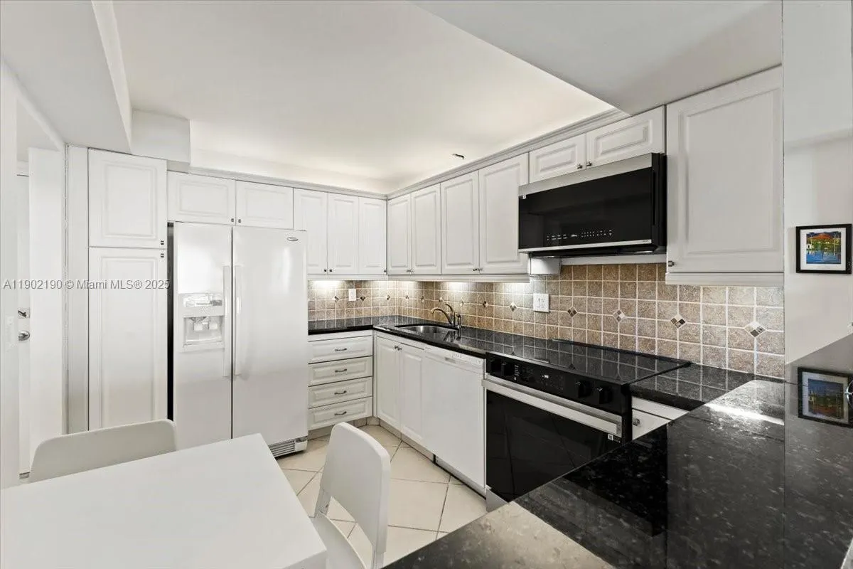 2301 S Ocean Dr, #2004