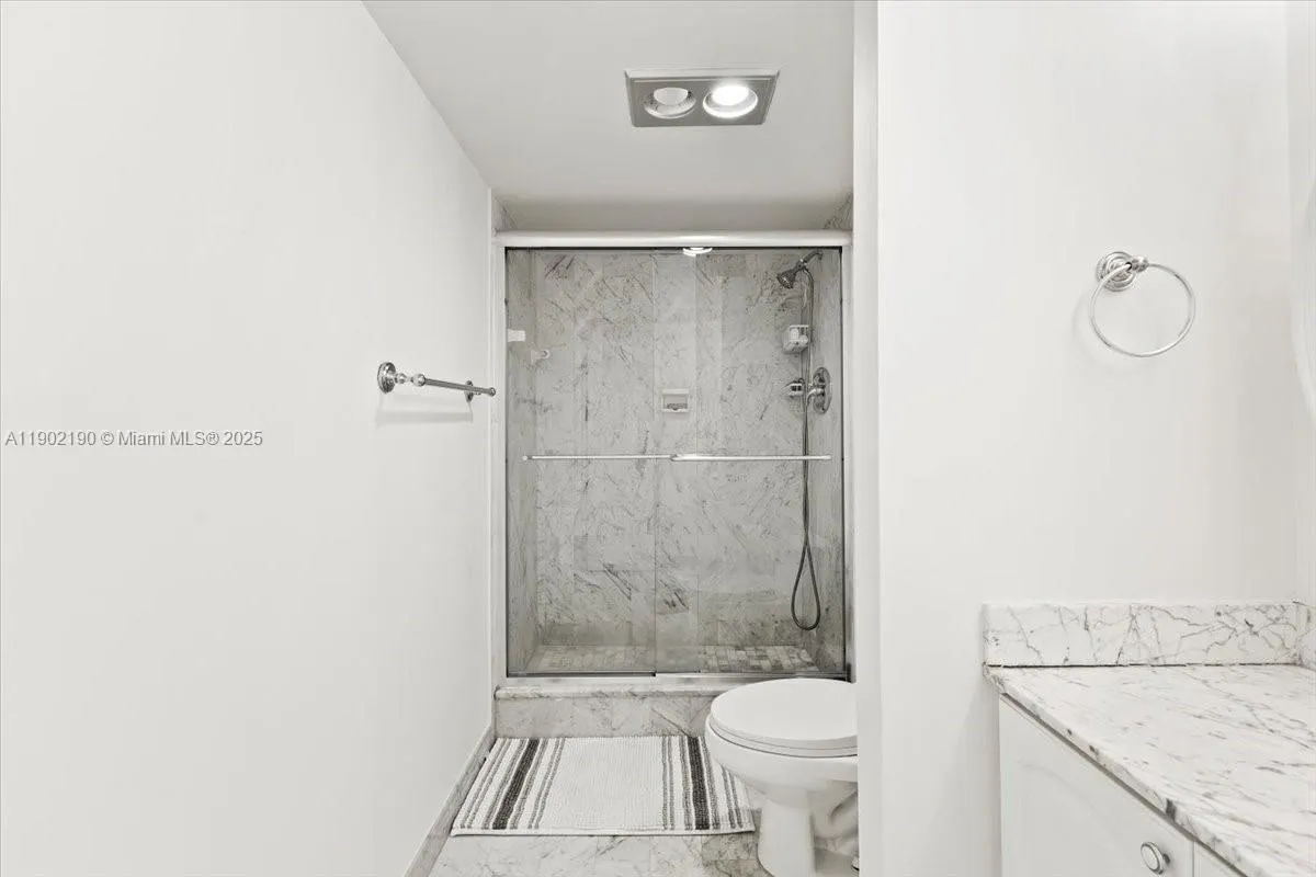 2301 S Ocean Dr, #2004