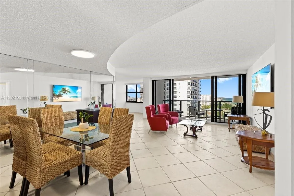 2301 S Ocean Dr, #2004