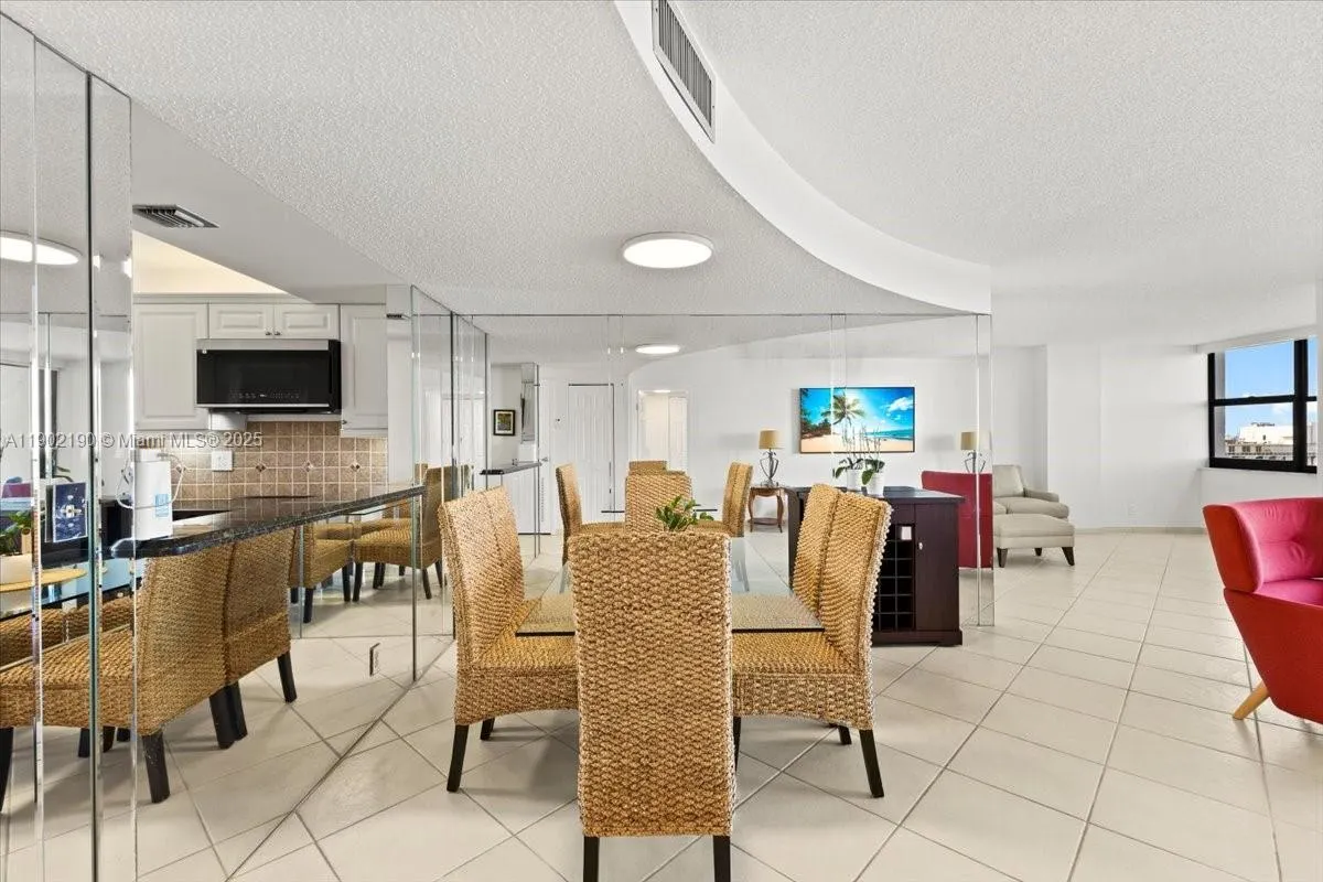 2301 S Ocean Dr, #2004