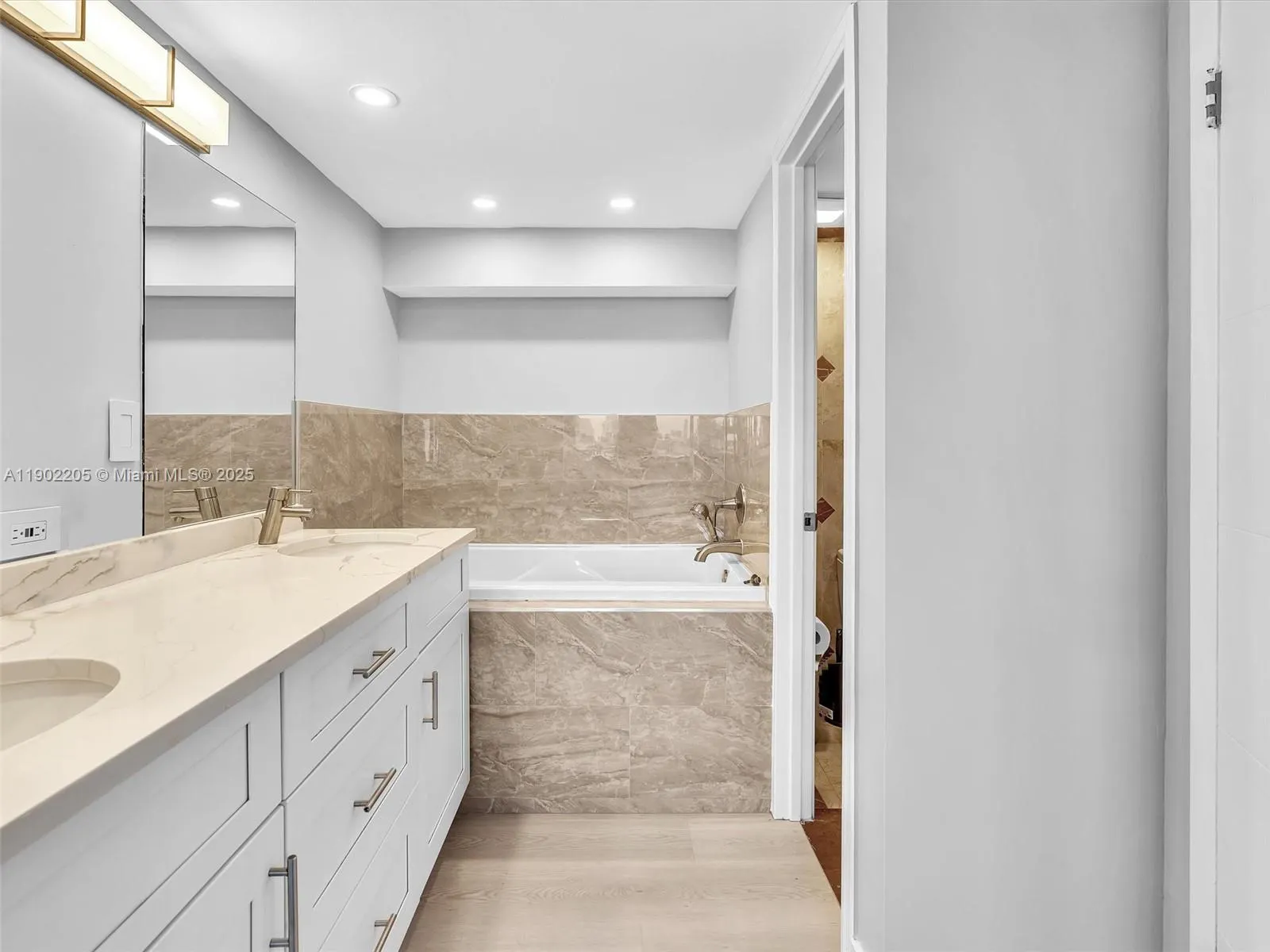 16570 NE 26th Ave, #3A