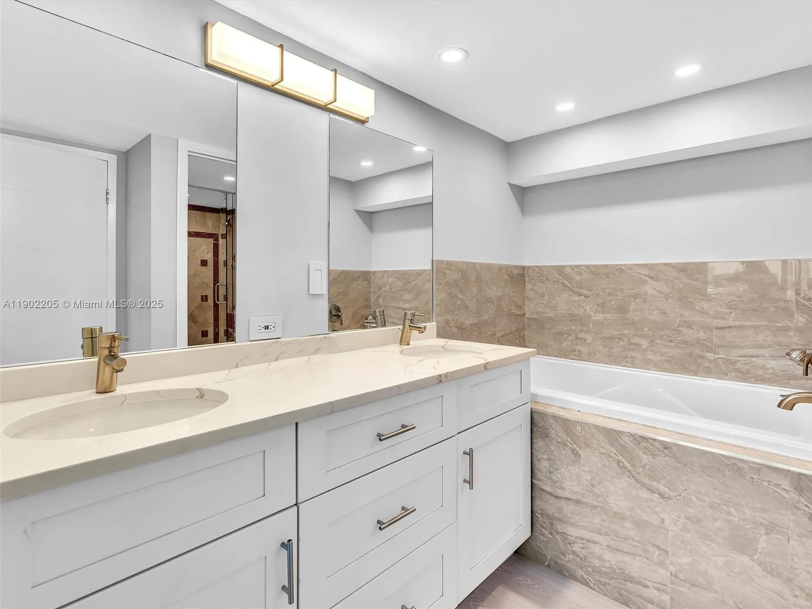 16570 NE 26th Ave, #3A