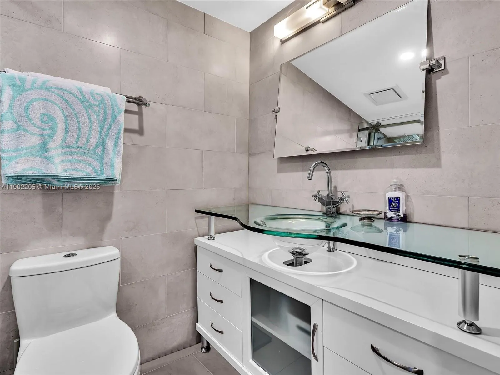 16570 NE 26th Ave, #3A