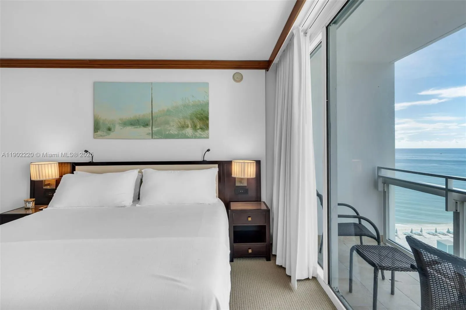 6801 Collins Ave, #706 (Door 720)