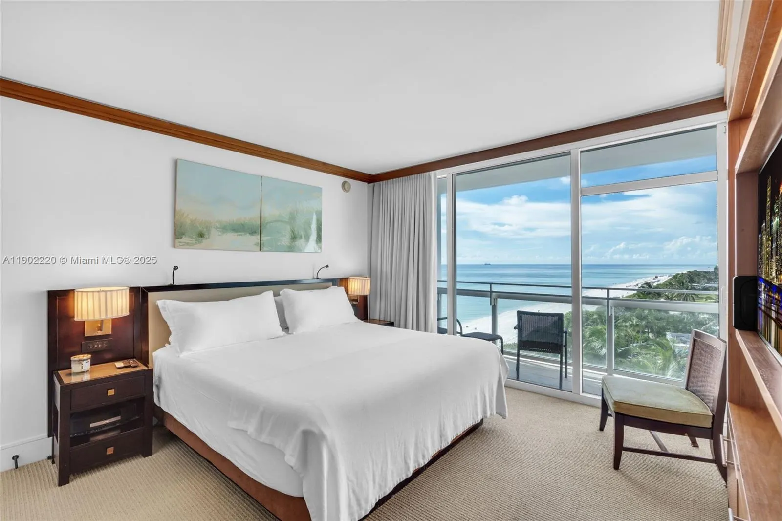 6801 Collins Ave, #706 (Door 720)