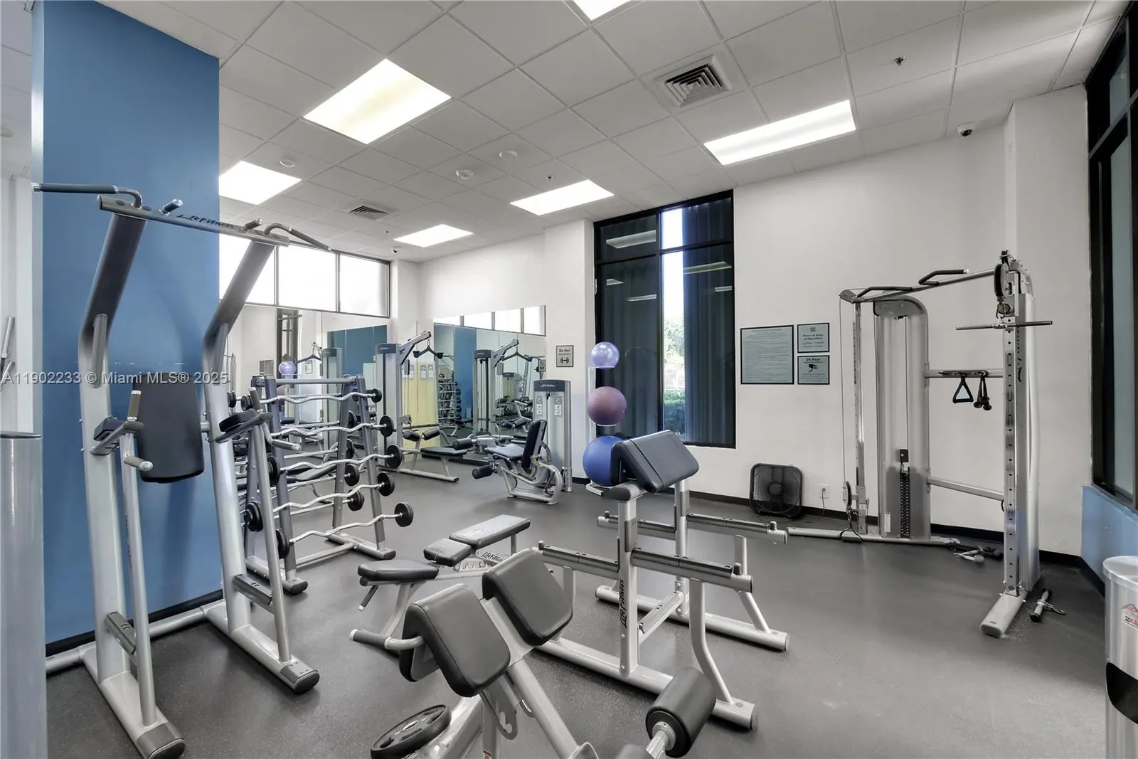 100 Bayview Dr, #1008