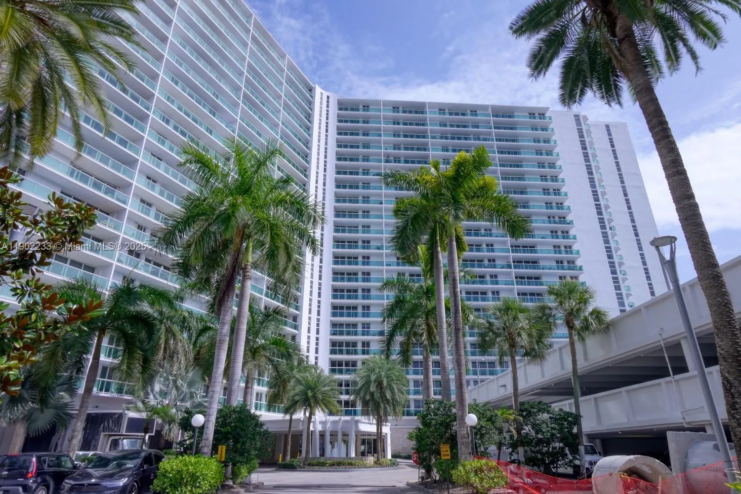 100 Bayview Dr, #1008