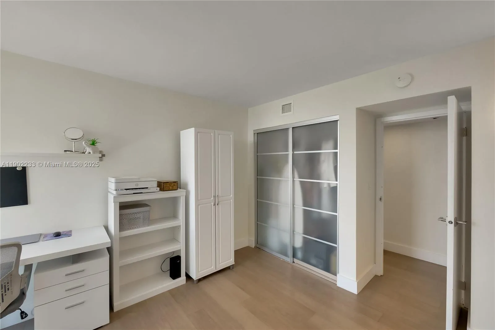 100 Bayview Dr, #1008