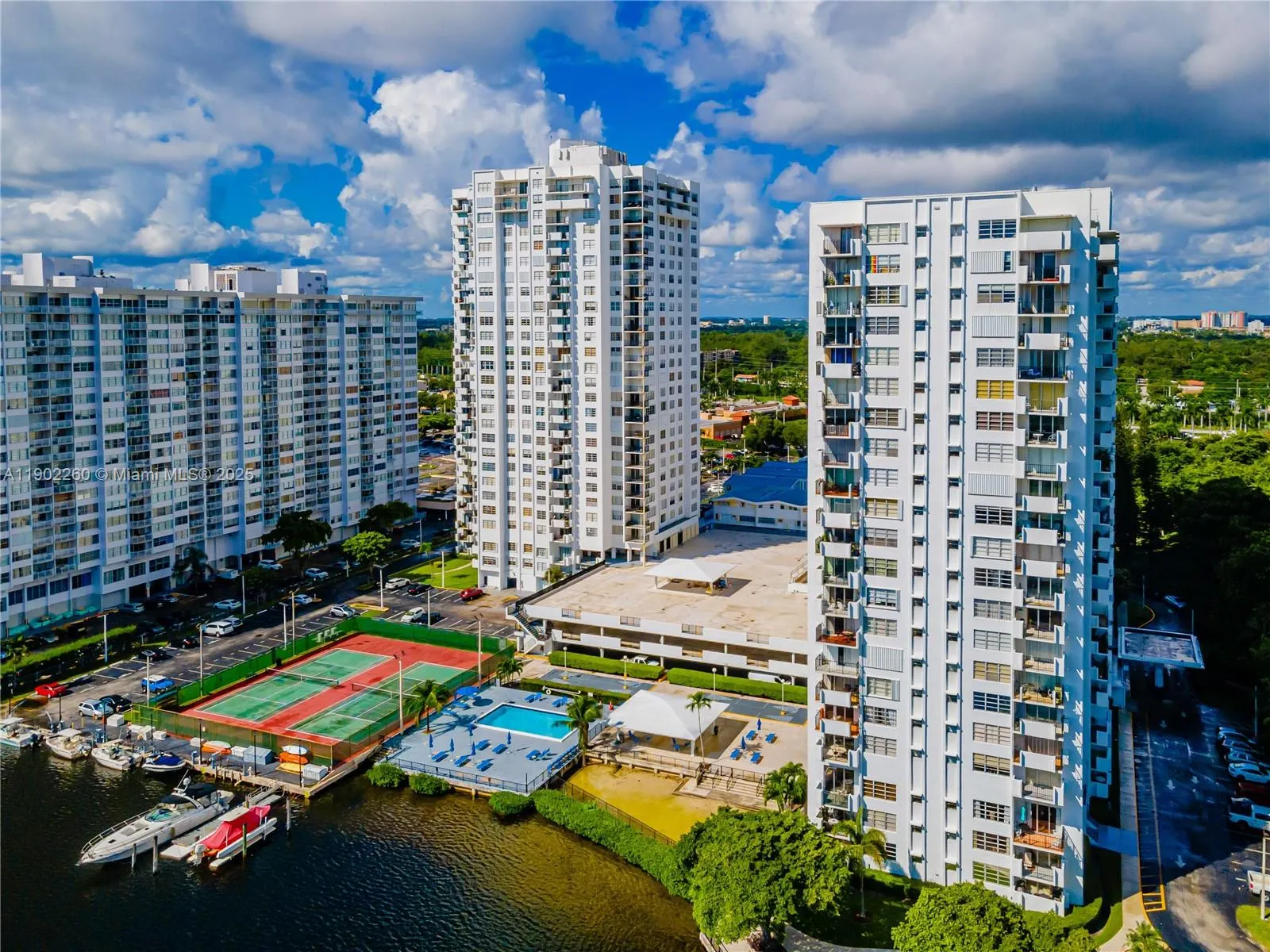 2780 NE 183rd St, #606