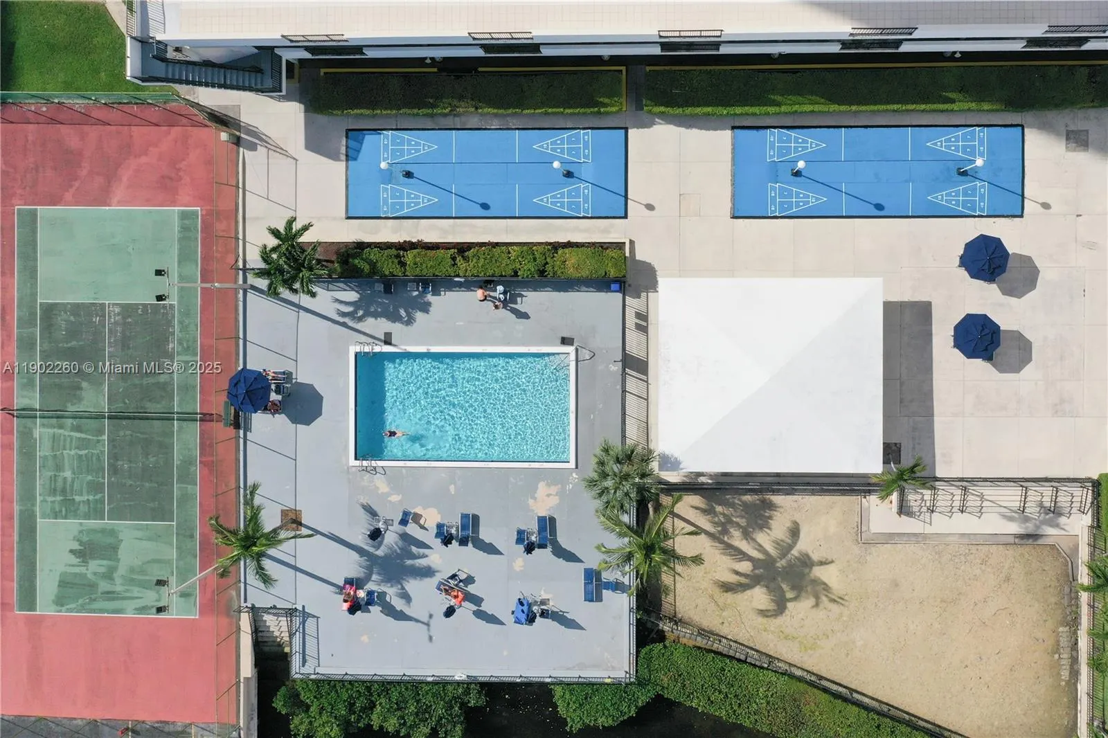 2780 NE 183rd St, #606