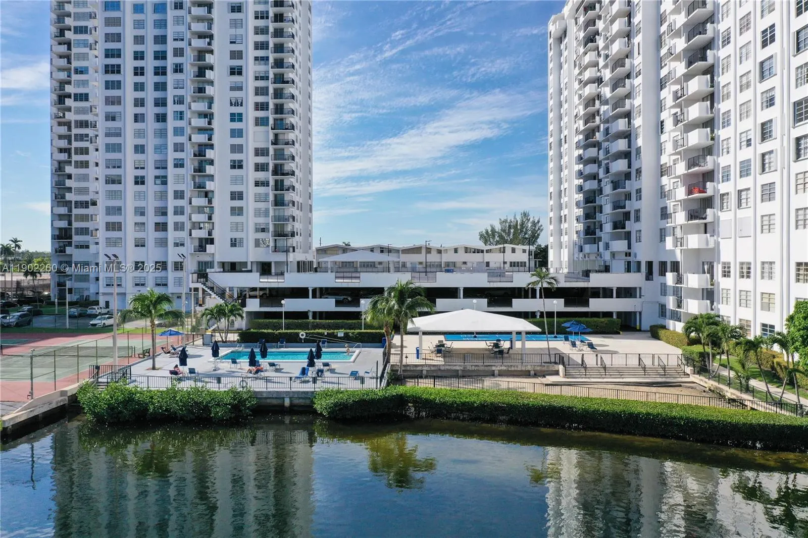 2780 NE 183rd St, #606