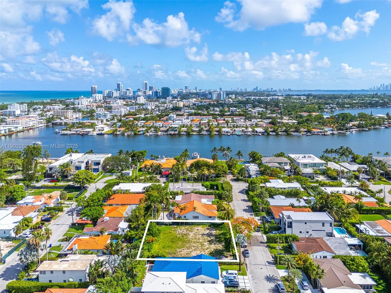 8821 and 8835 Froude Ave