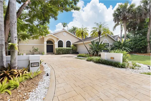 11003 SW 77th Ct Cir