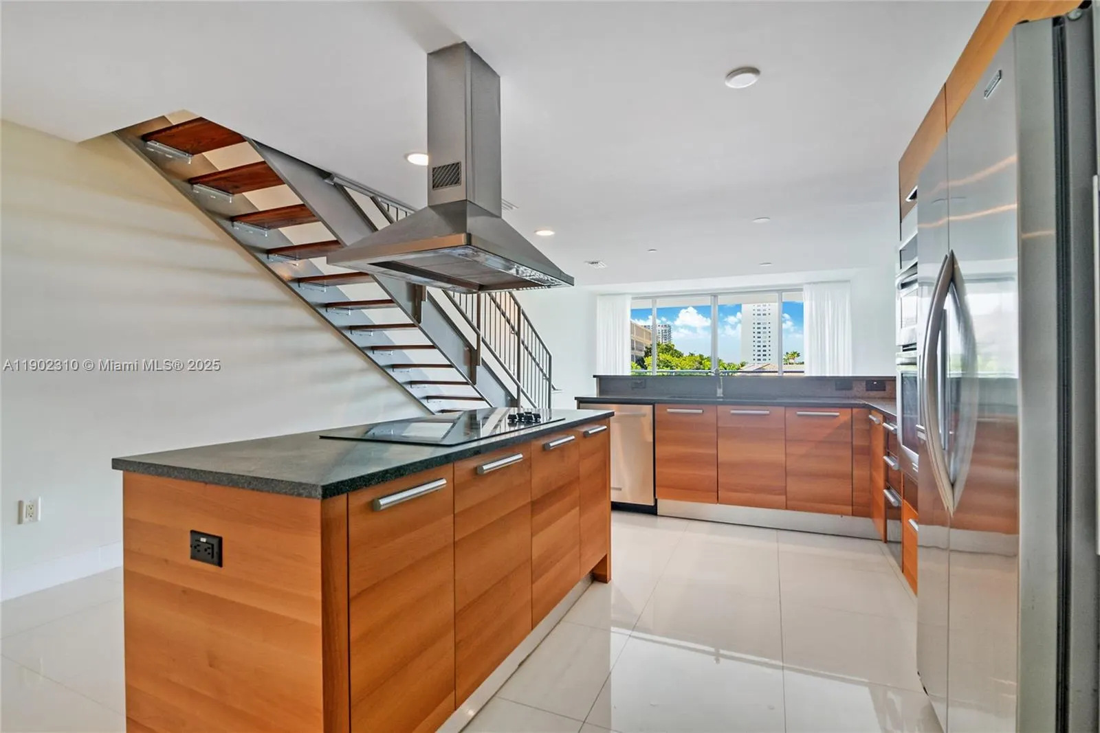 2950 NE 188th St, #309