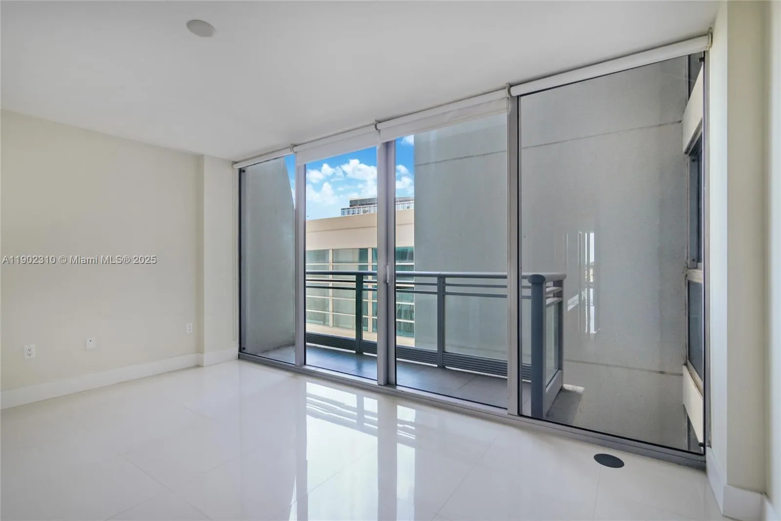 2950 NE 188th St, #309