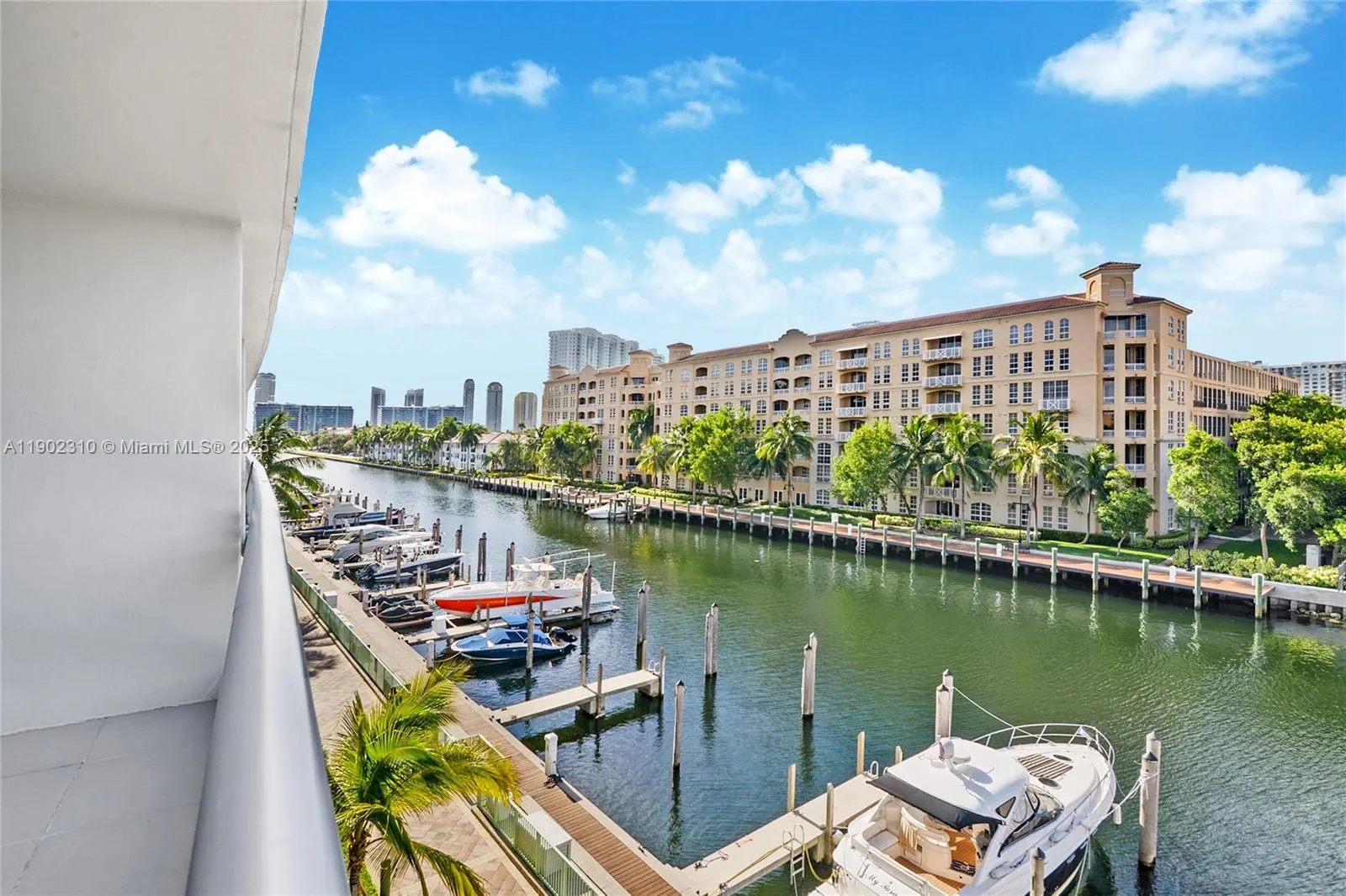 2950 NE 188th St, #309