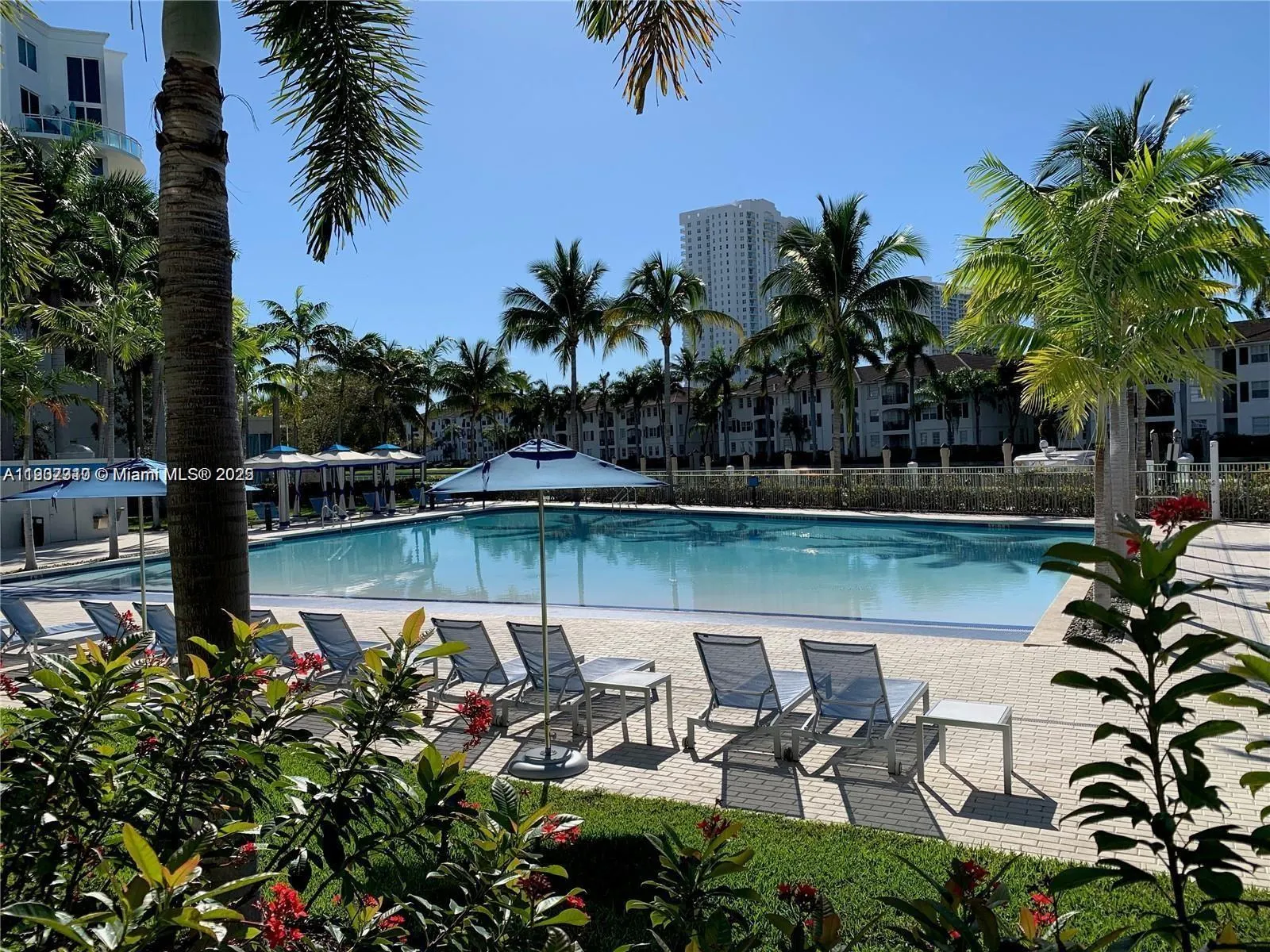 2950 NE 188th St, #309