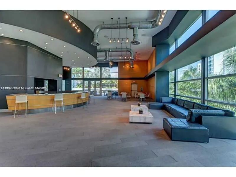 2950 NE 188th St, #309