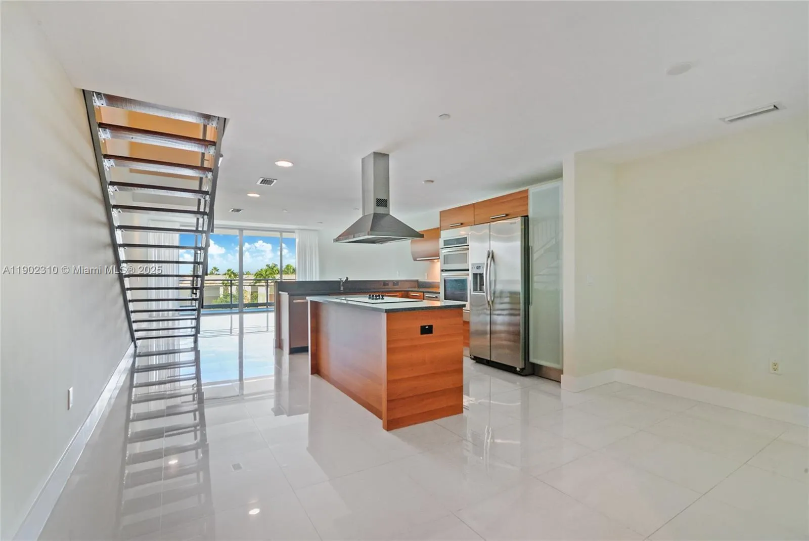 2950 NE 188th St, #309