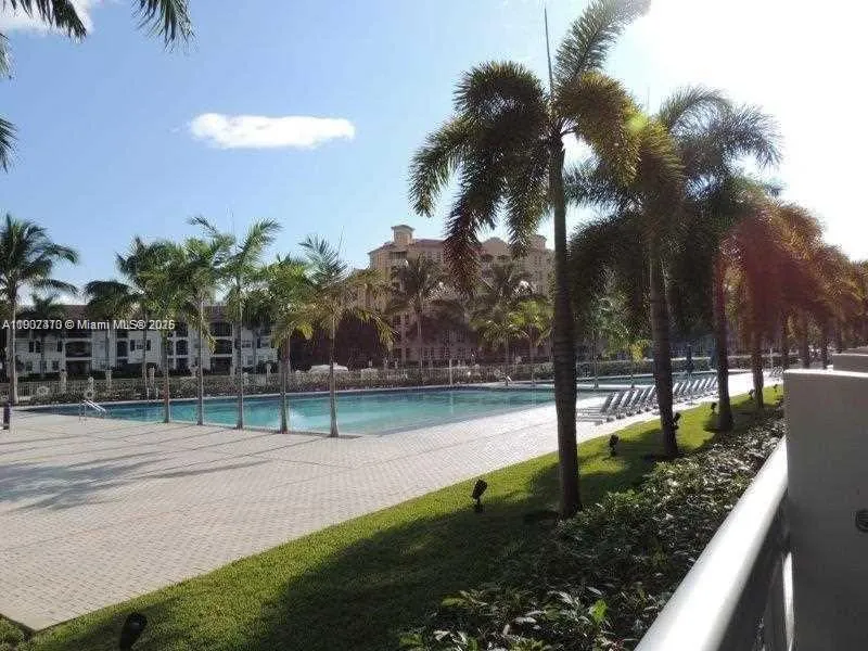 2950 NE 188th St, #309