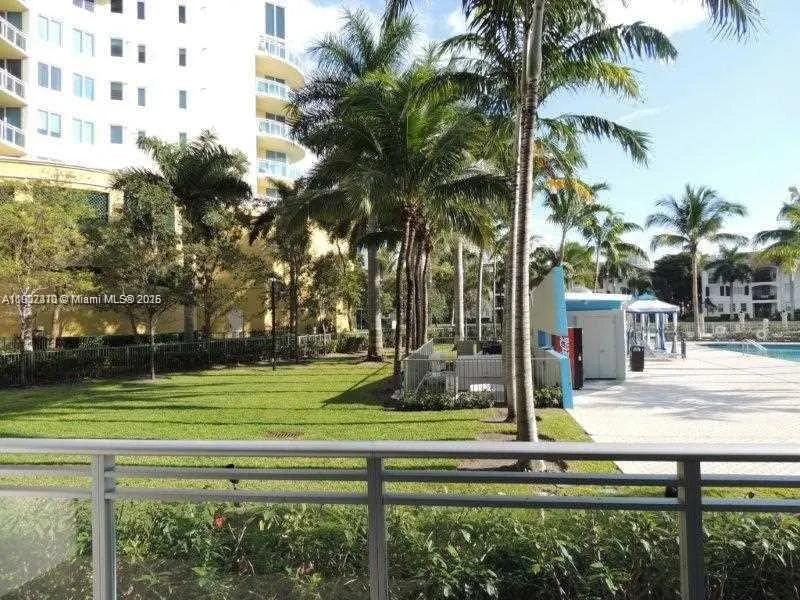 2950 NE 188th St, #309