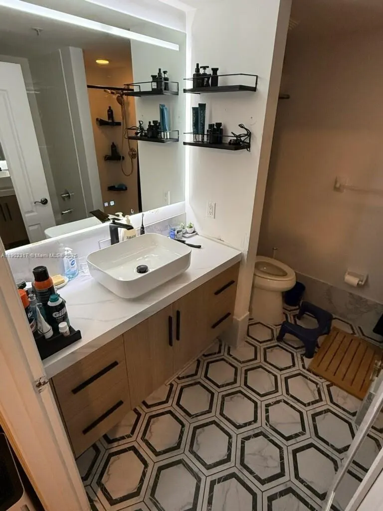 1627 SW 37th Ave, #701