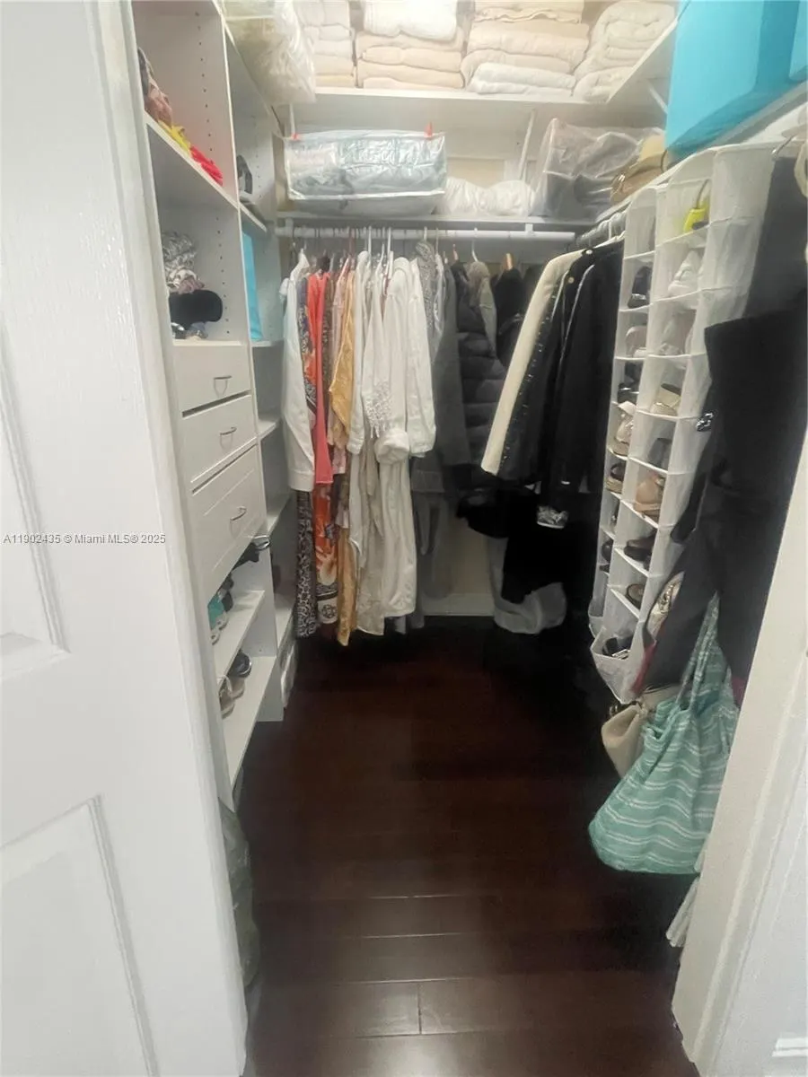 3001 NE 185th St, #532