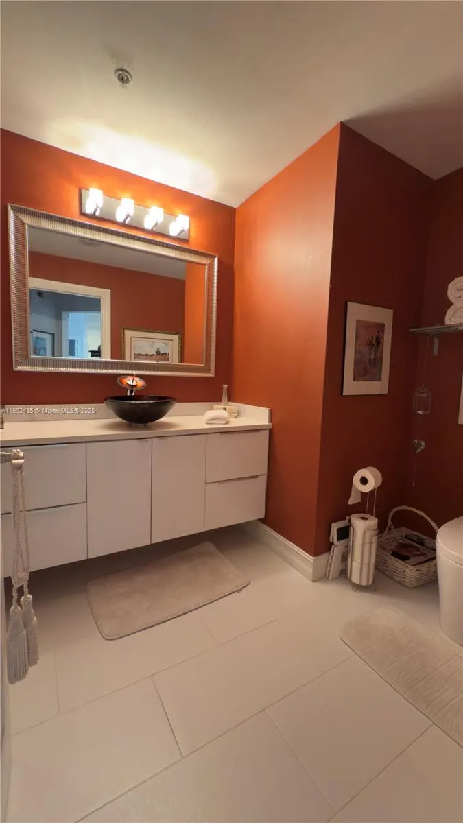 3001 NE 185th St, #532