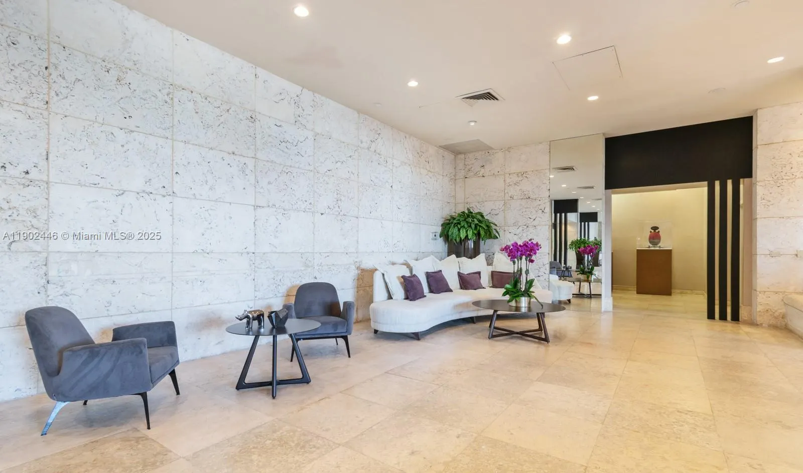 1000 W Island Blvd, #1612