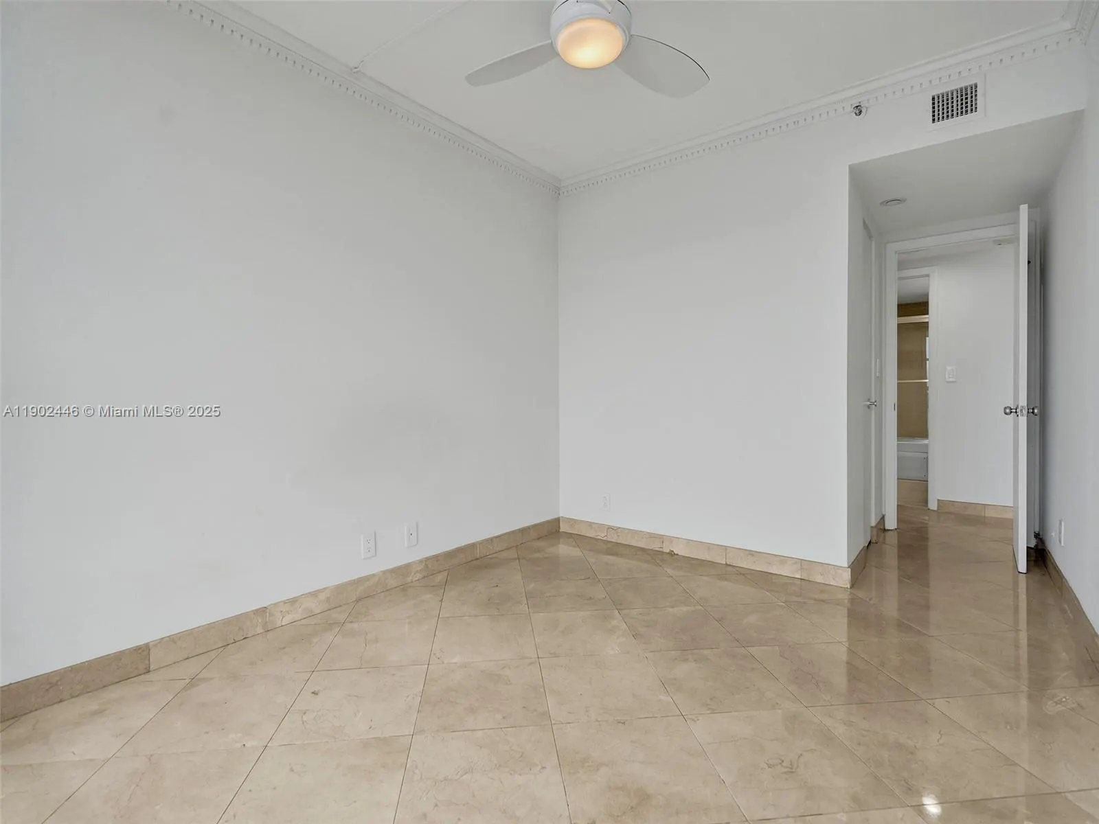 1000 W Island Blvd, #1612