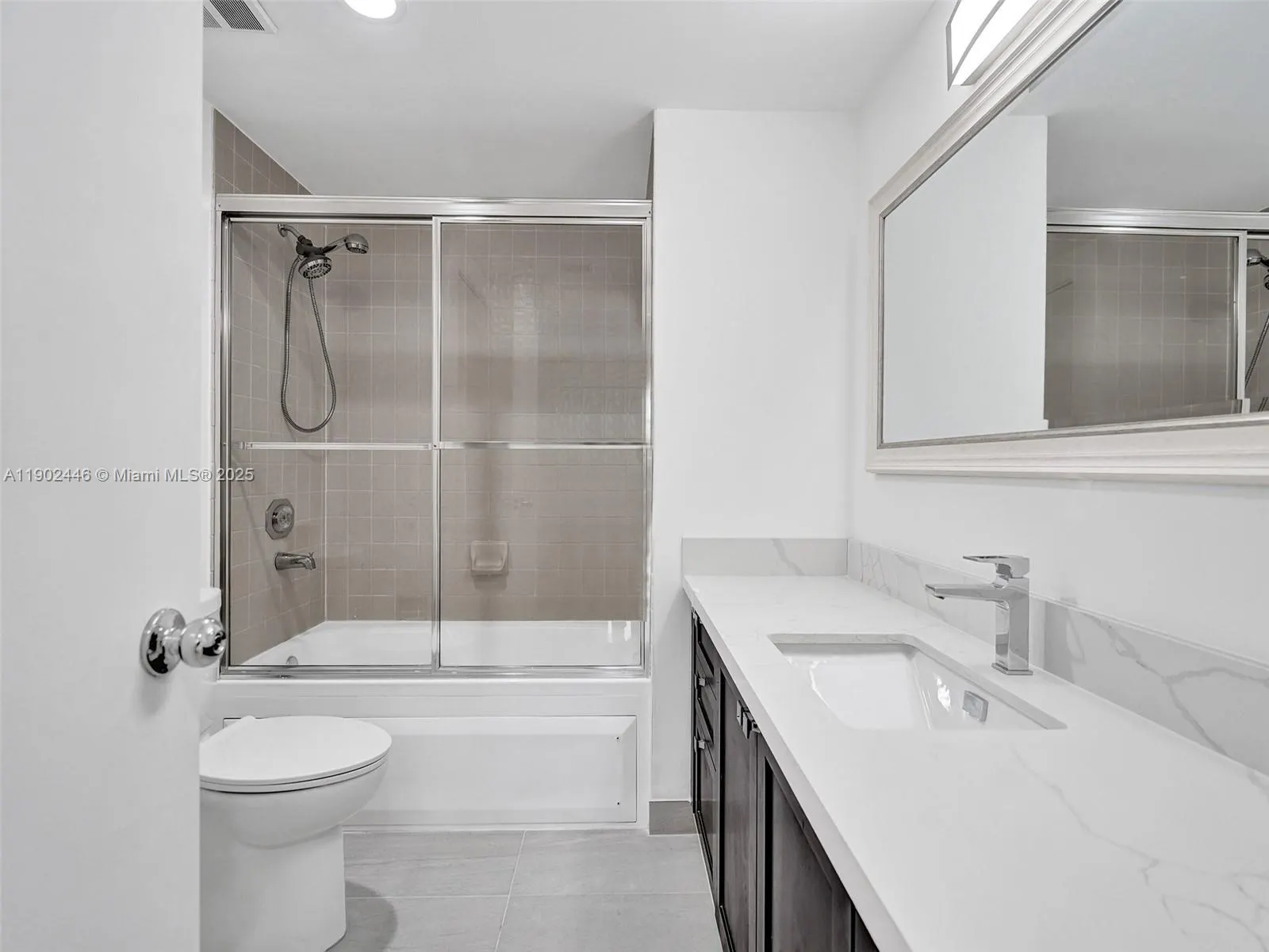 1000 W Island Blvd, #1612