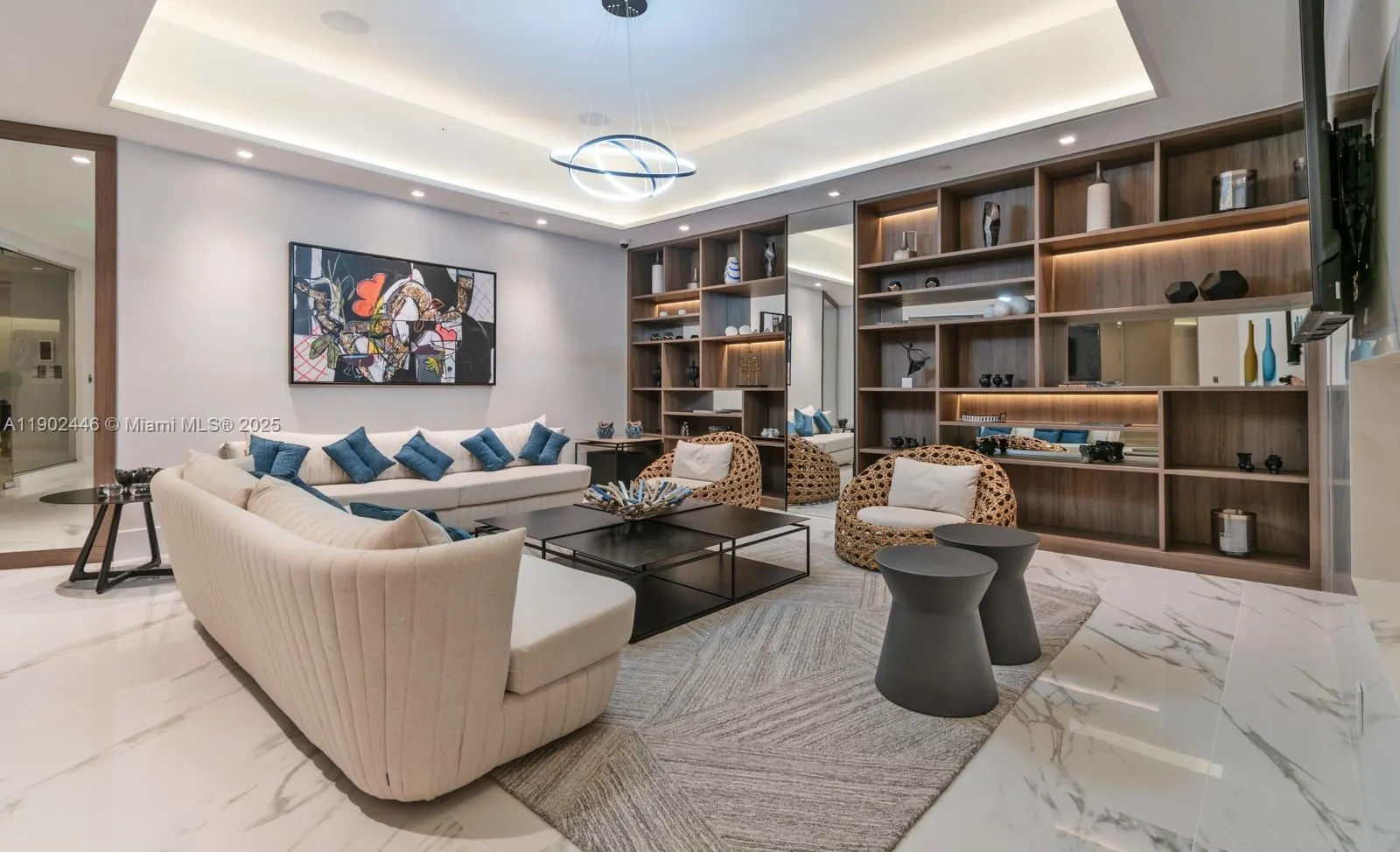 1000 W Island Blvd, #1612