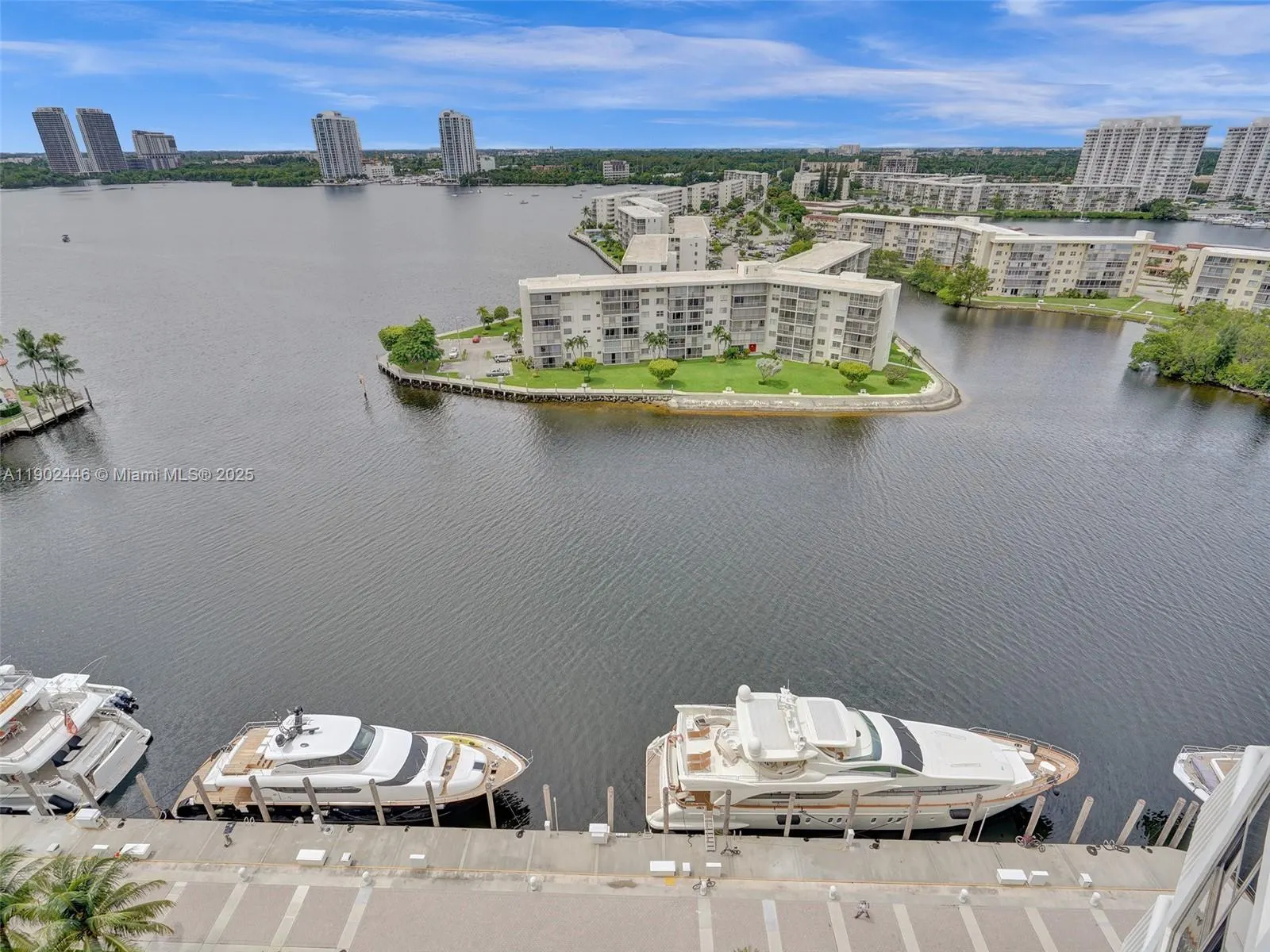 1000 W Island Blvd, #1612