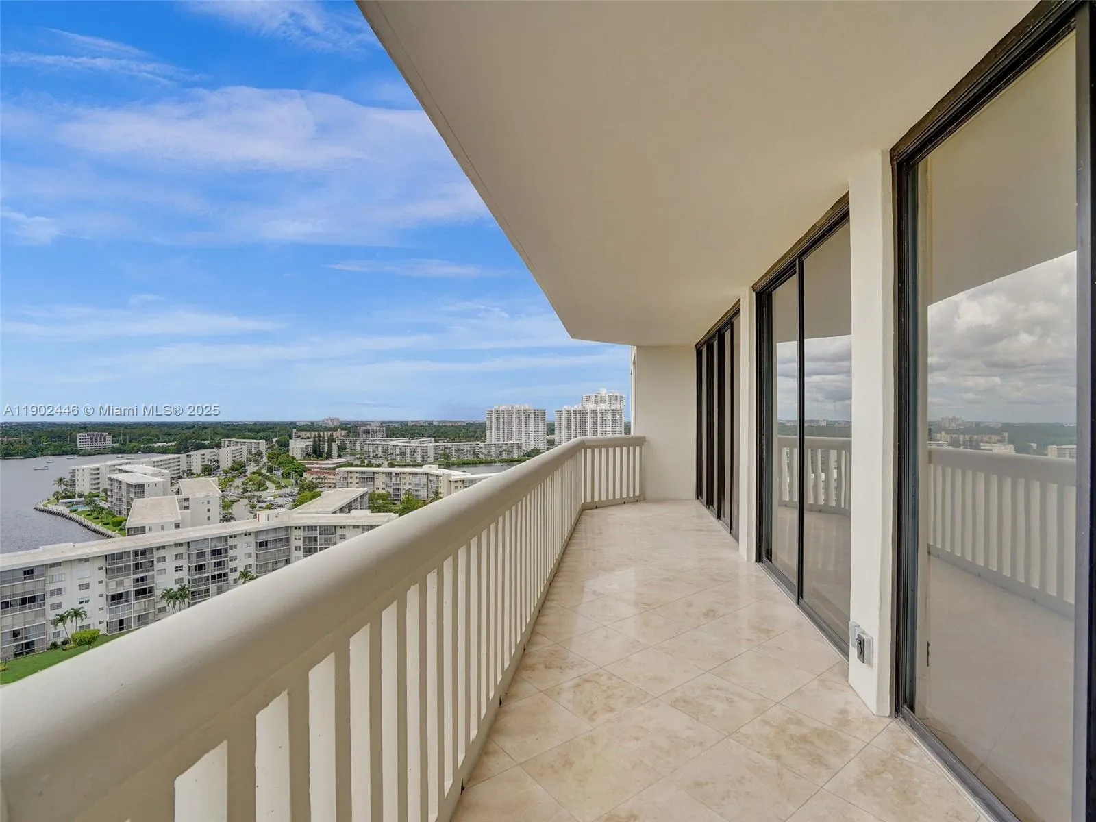 1000 W Island Blvd, #1612