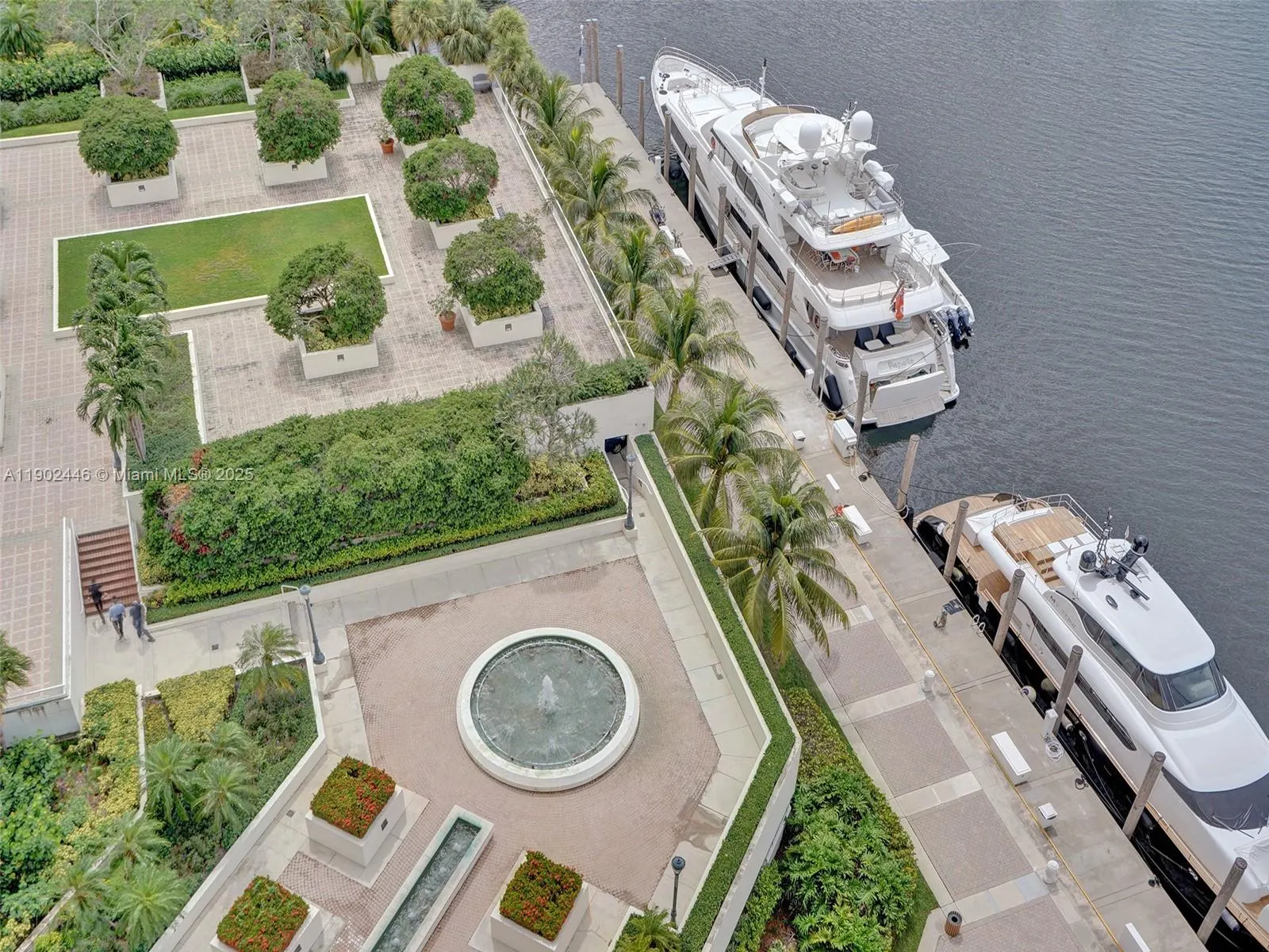 1000 W Island Blvd, #1612