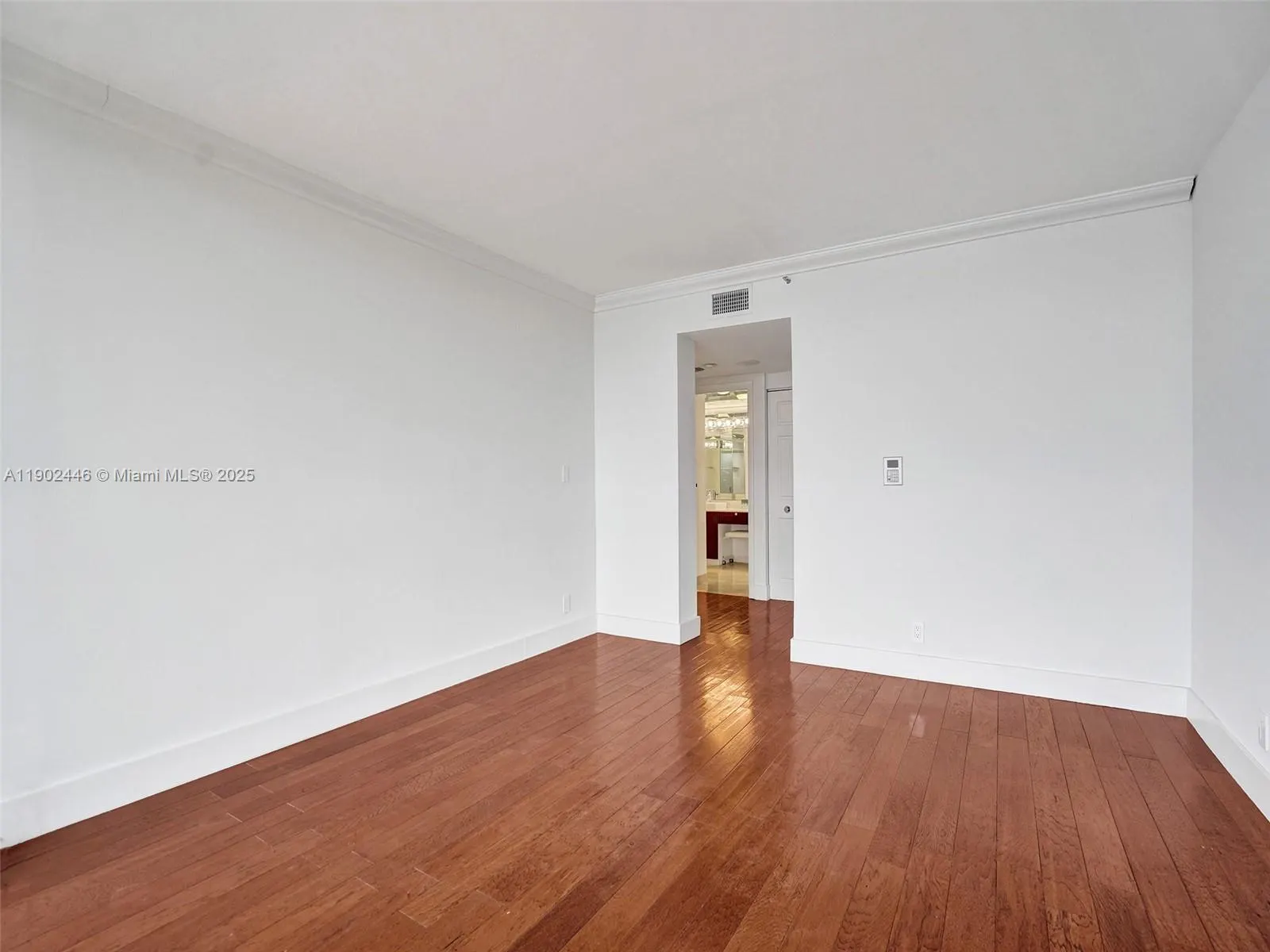 1000 W Island Blvd, #1612