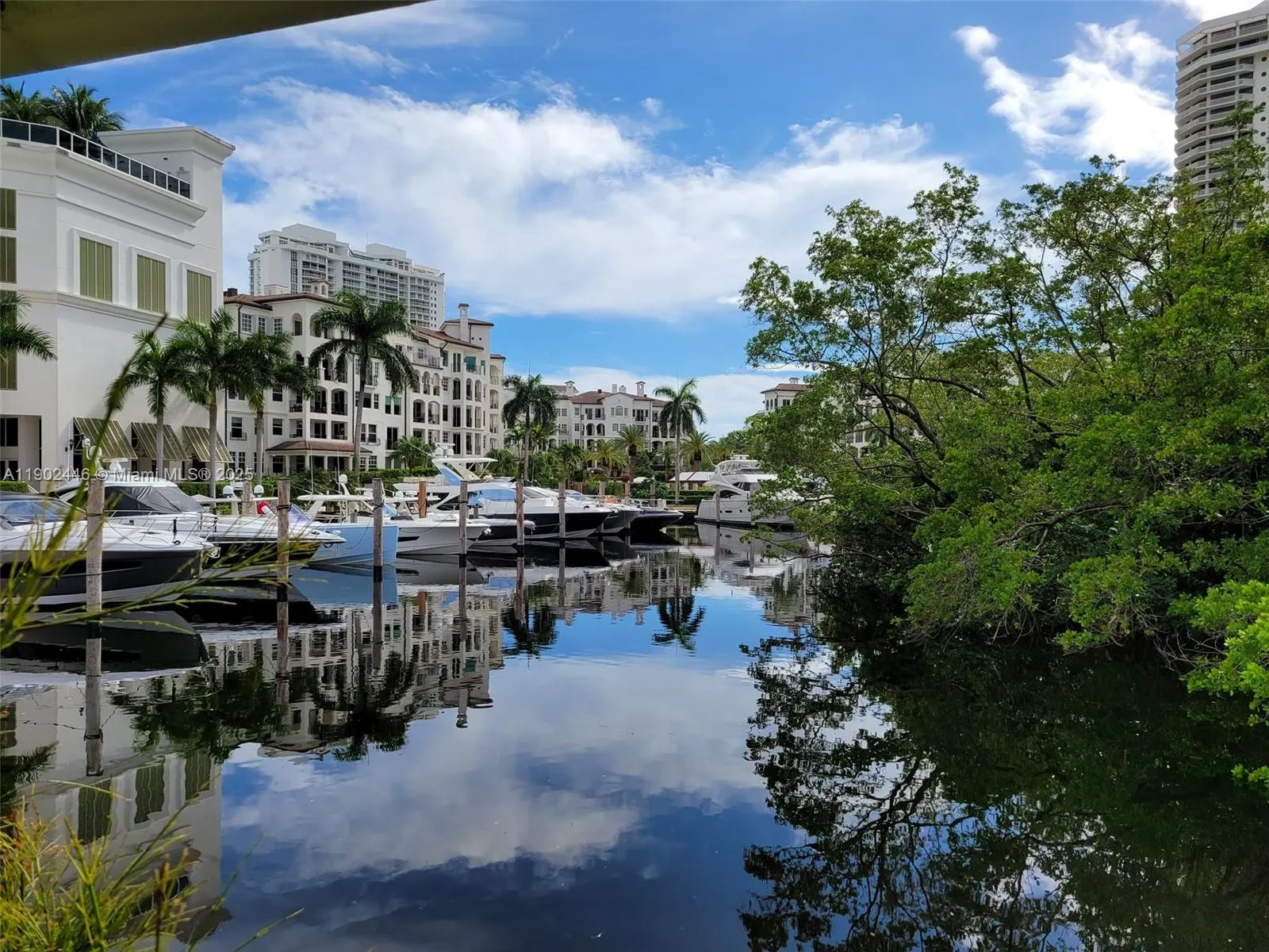 1000 W Island Blvd, #1612