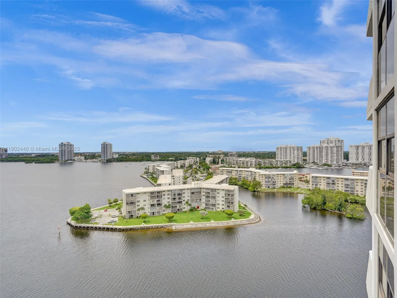 1000 W Island Blvd, #1612