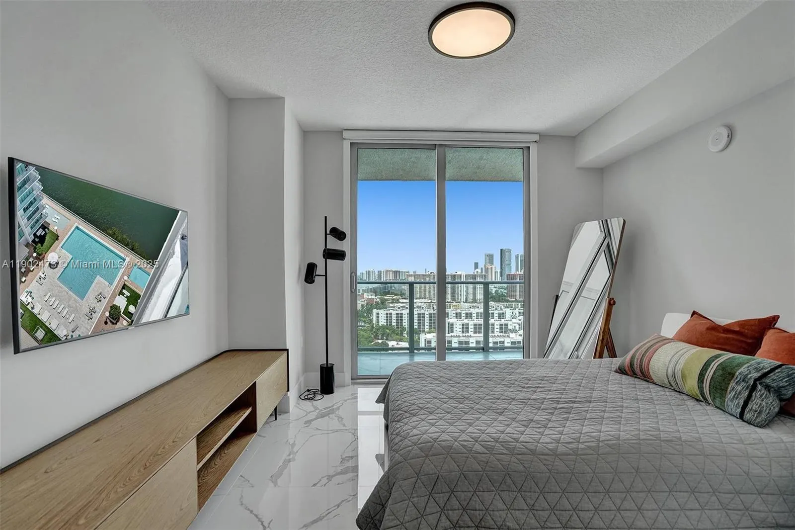 330 Sunny Isles Blvd, #5-2207