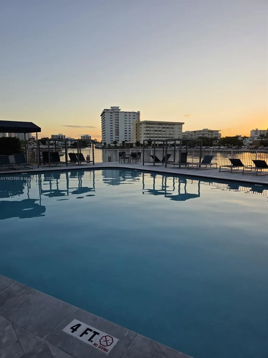 1833 S Ocean Dr, #1505