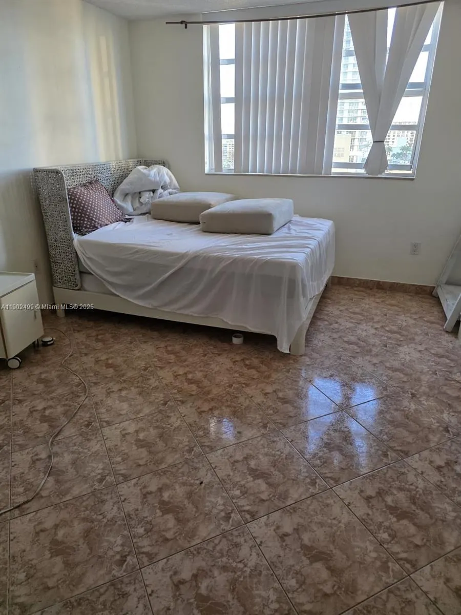 1833 S Ocean Dr, #1505