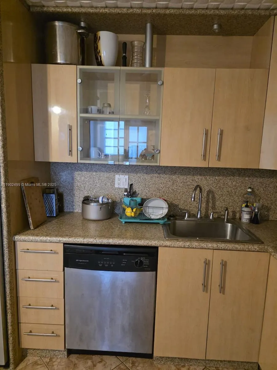 1833 S Ocean Dr, #1505