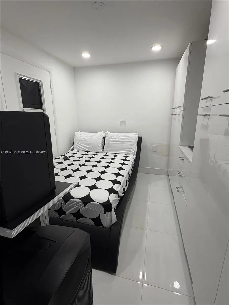 3550 NE 169th St, #107