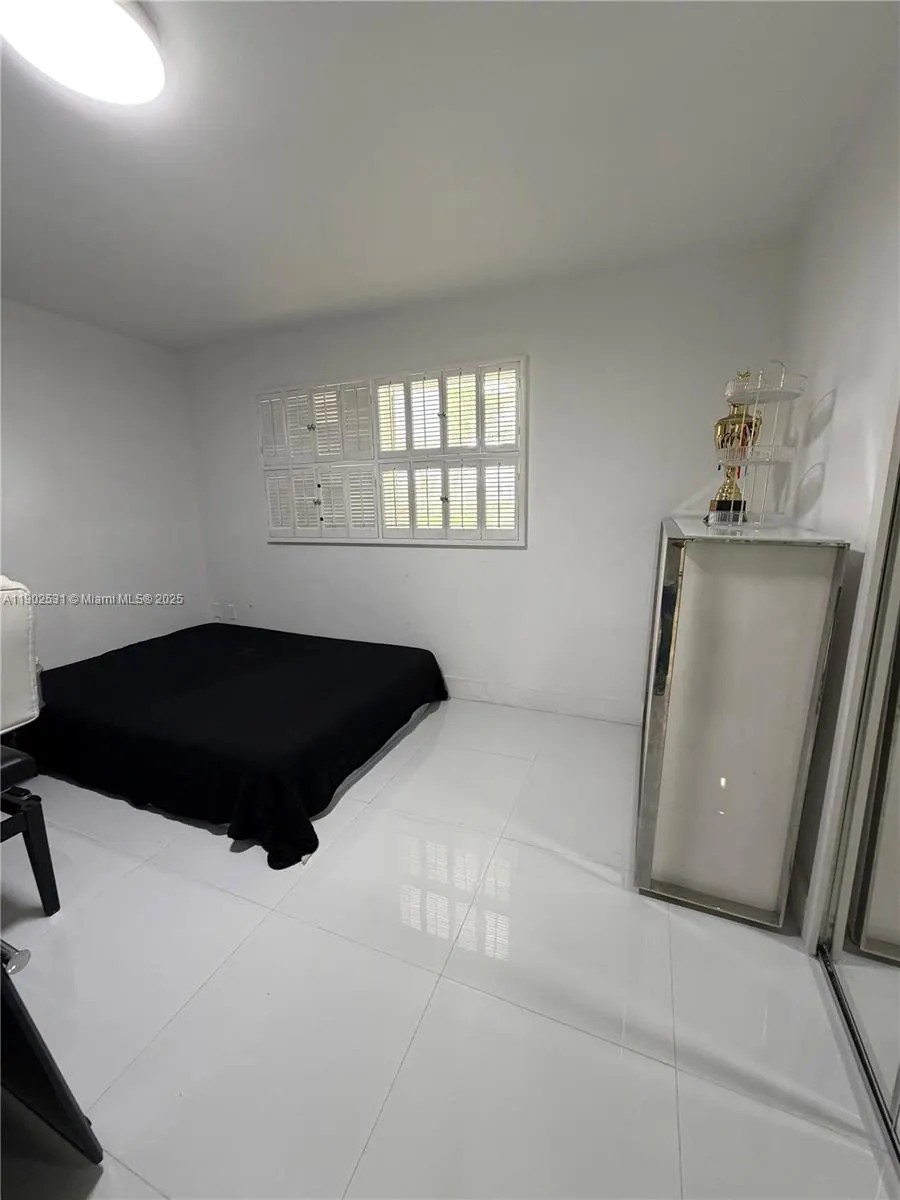 3550 NE 169th St, #107