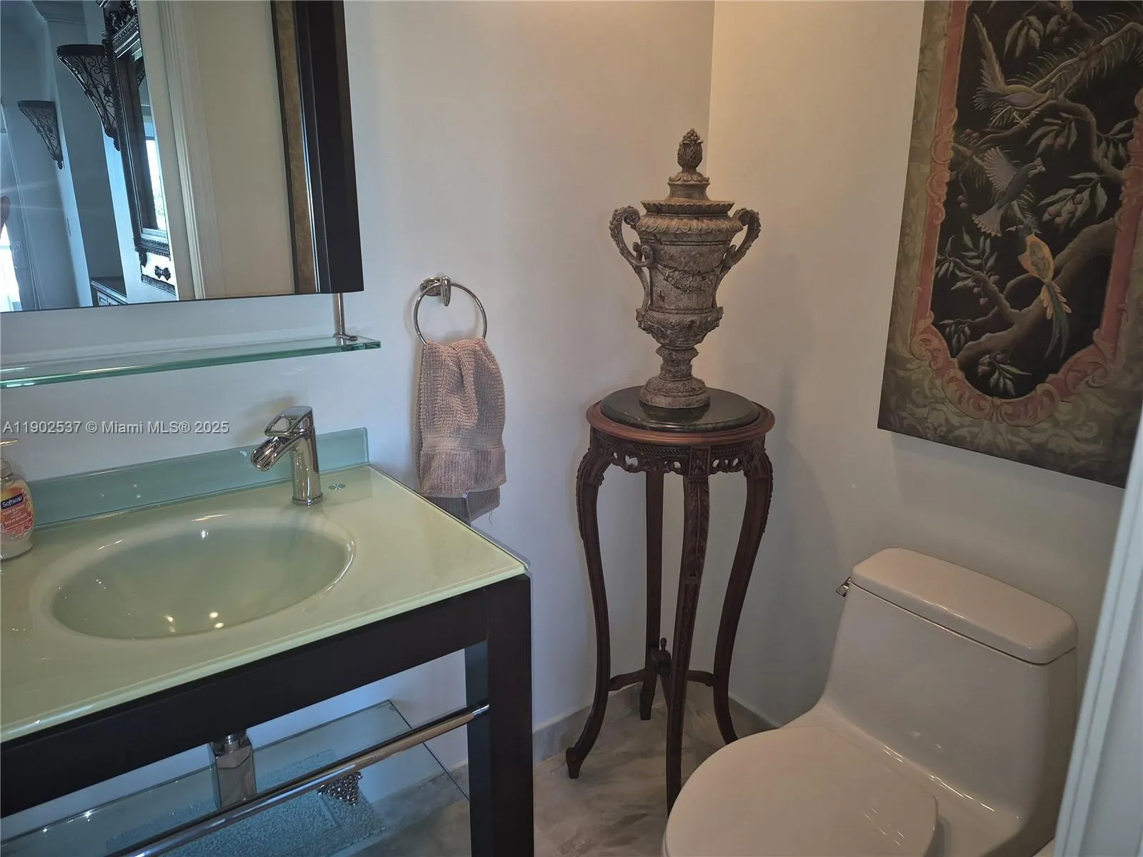 535 Hendricks Isle, #306