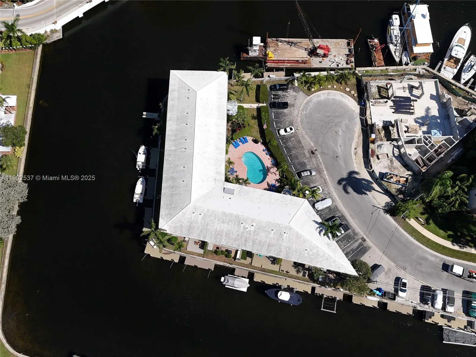 535 Hendricks Isle, #306