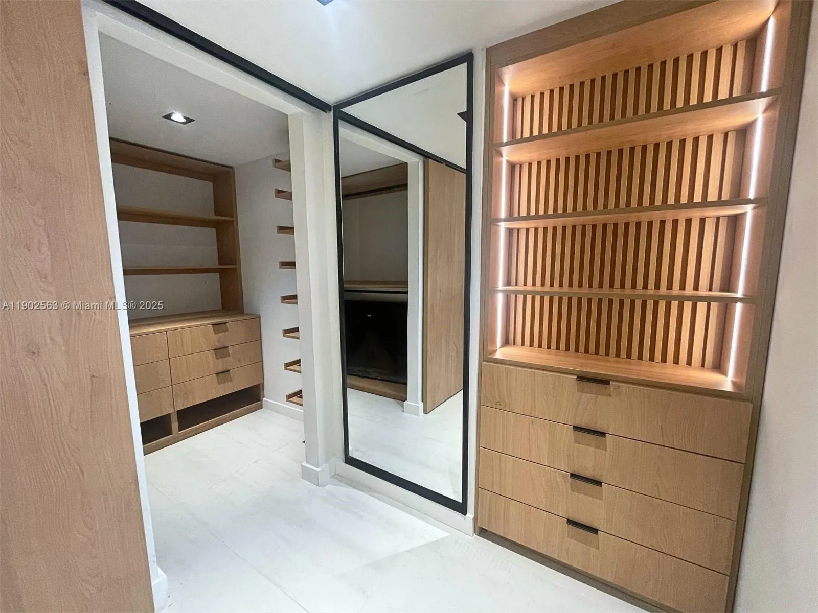 100 Bayview Dr, #1901